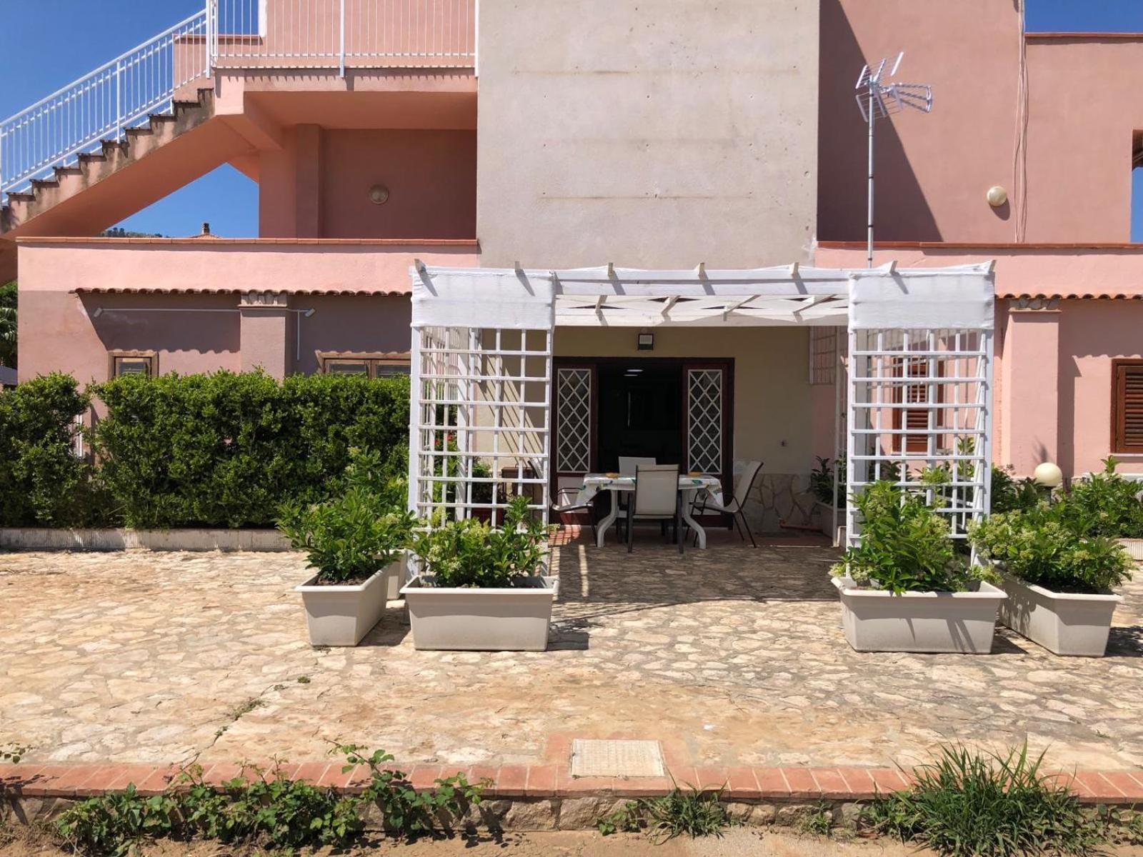 Milicia Apartment Mandra Capreria Екстериор снимка